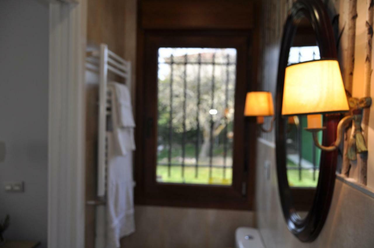 Villa El Jardin de Manuela Santibanez del Val Exterior foto